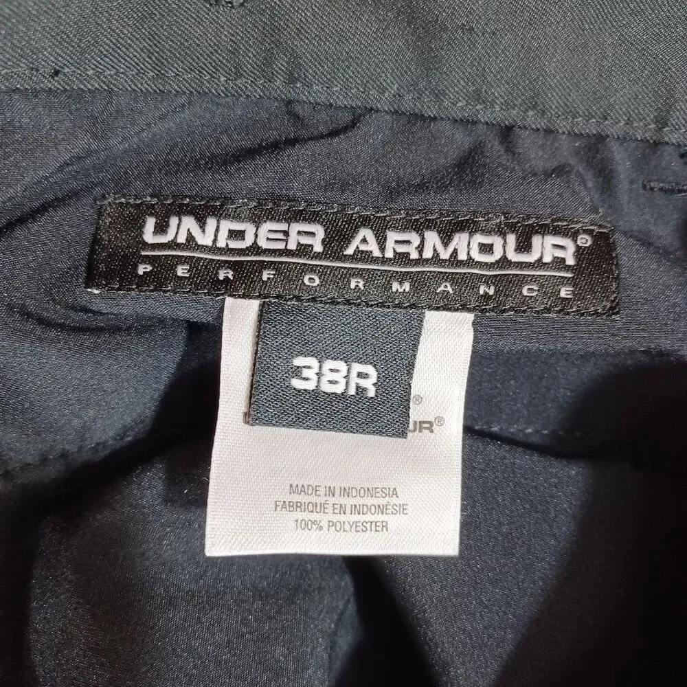 Under Armour Men's 38R Golf Shorts Black Pleated Performance Lightweight Chinos